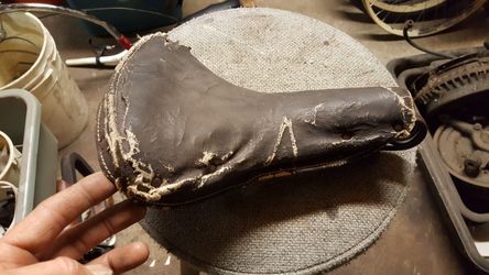 1930's Mesinger saddle