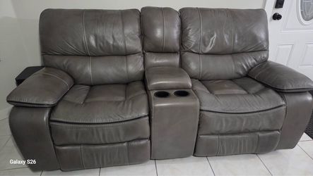 Rooms To Go Cindy Crawford Collection Sofa and Love Seat Recliner
