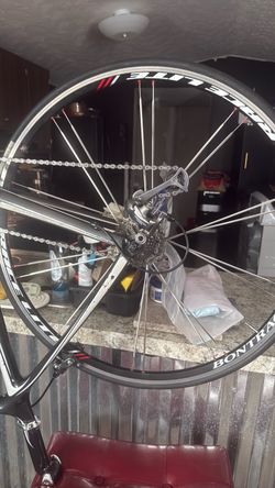 Trek Madone  2.0 full frame CARBON-FIBER  road bike