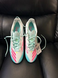 Soccer cleats