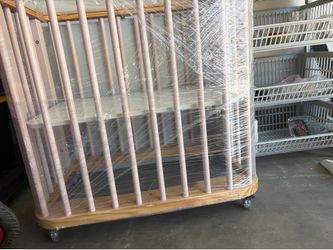 Nestig 3 n 1 mini crib, full crib , toddler bed