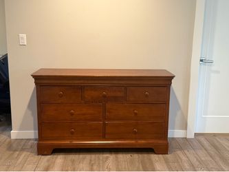 Vintage Young America 7-drawer Dresser solid wood