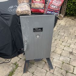 Masterbuilt 30” Electric Smoker Model #(contact info removed)2