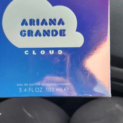 Ariana Grande cloud 