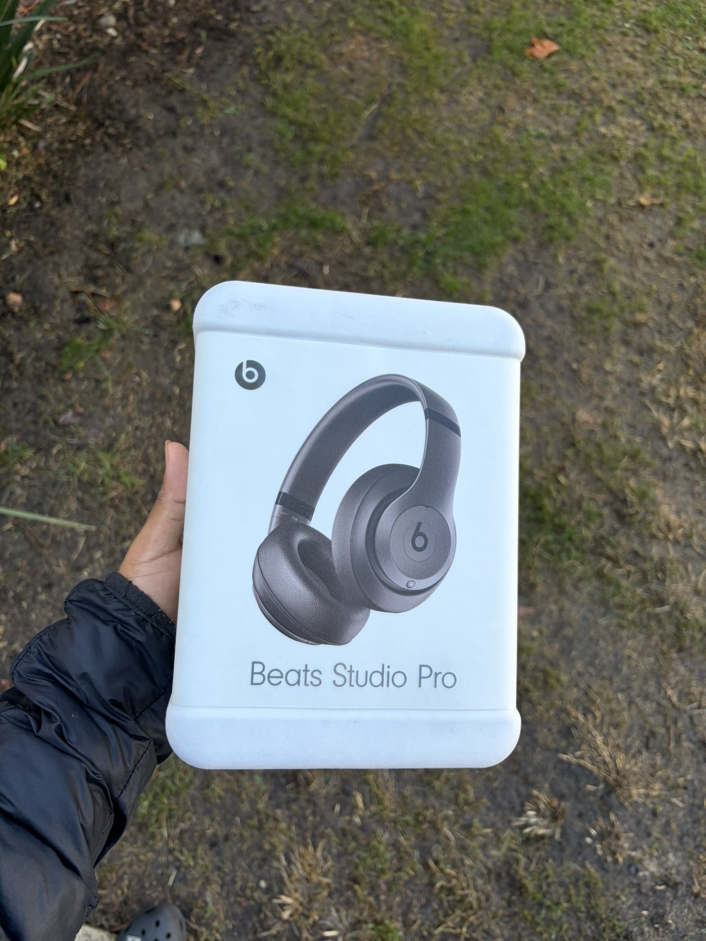 Beats Studio Pro Bluetooth Wireless Headphones - Deep Brown ( BRAND NEW)