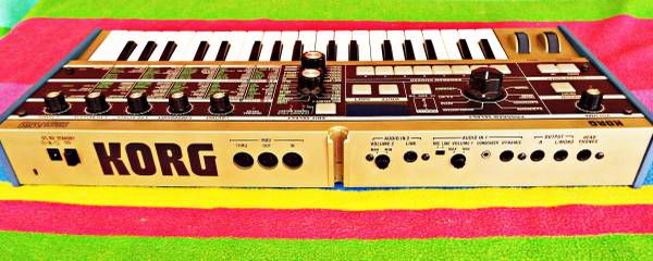 Korg Microkorg Synthesizer Vocoder Midi Controller, Excellent...