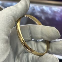 14kt Yellow Gold Vintage Bangle