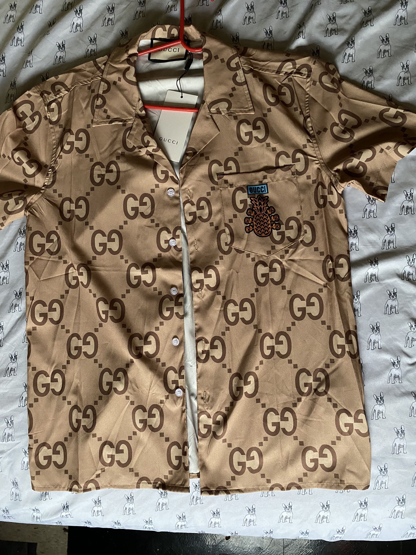 Ydmyg industrialisere nøgle Gucci Button Up Shirts for Sale in Passaic, NJ - OfferUp