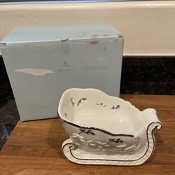 PartyLite Holly Leaf Sleigh Candle Holder