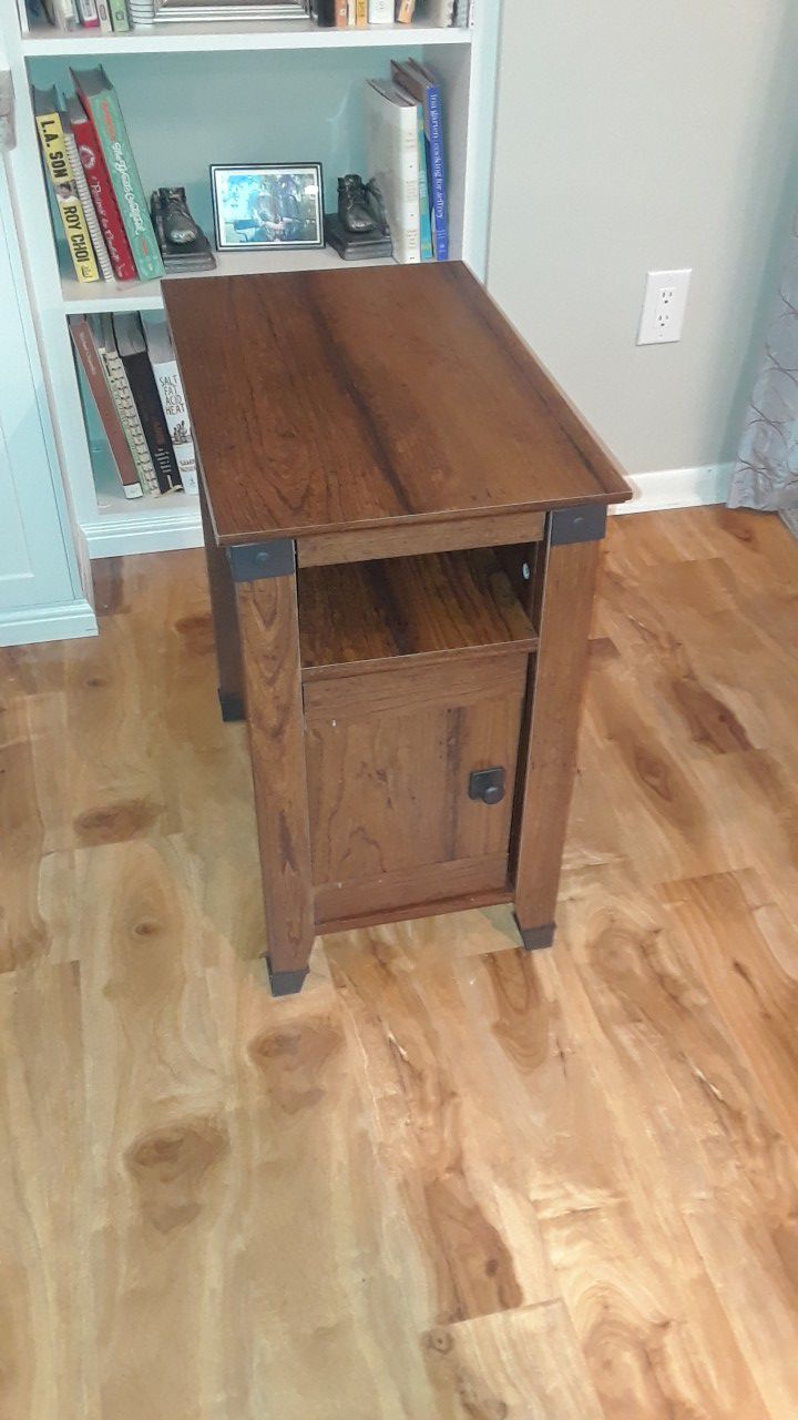 Side table end table nightstand $30 Plymouth