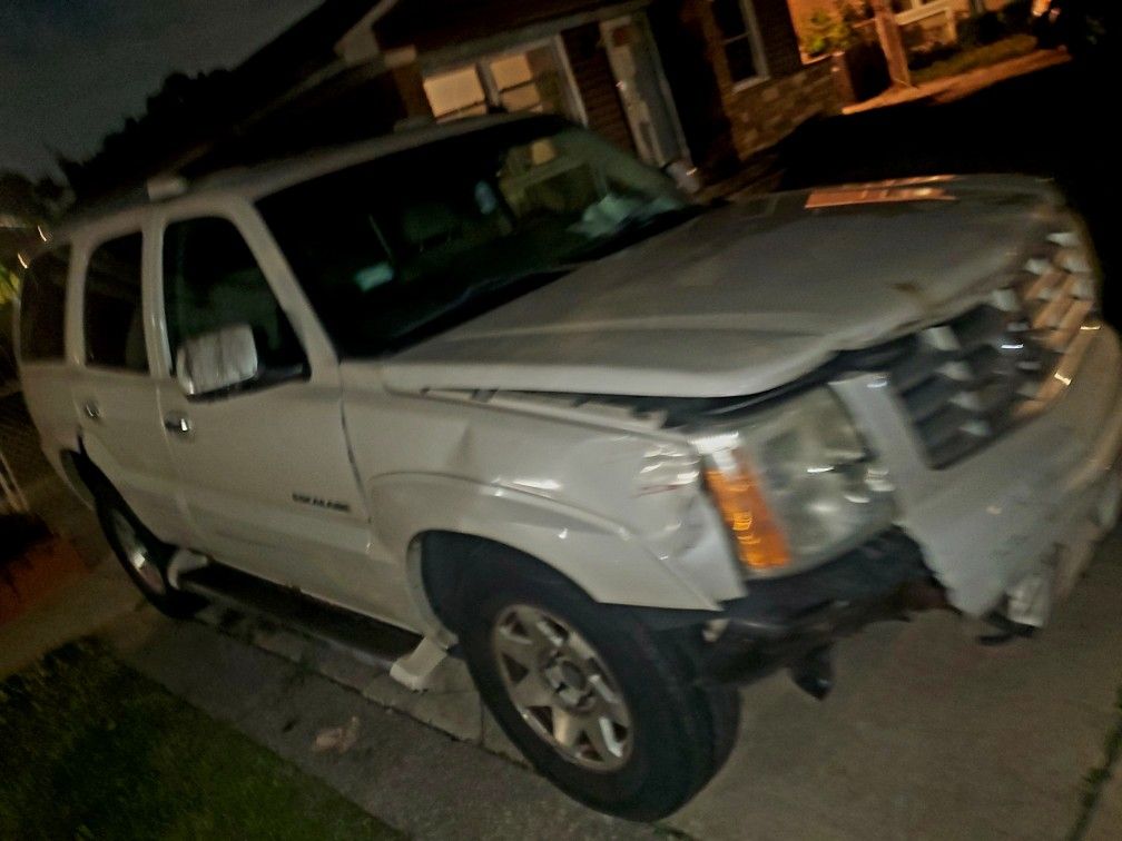 04 Caddilac Escalade Parts