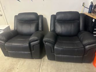 Black Manual Recliners
