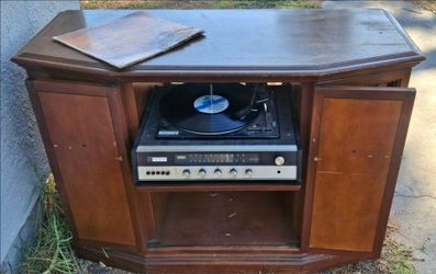 1968 THE FISHER PHILHARMONIC 125-4 AM/FM STEREOPHONIC HOME MUSIC CENTER CONSOLE