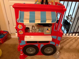 Toddler  food truck toy and girls book shelf