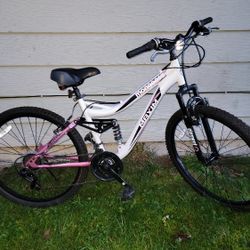 MONGOOSE MAXIM BIKE 