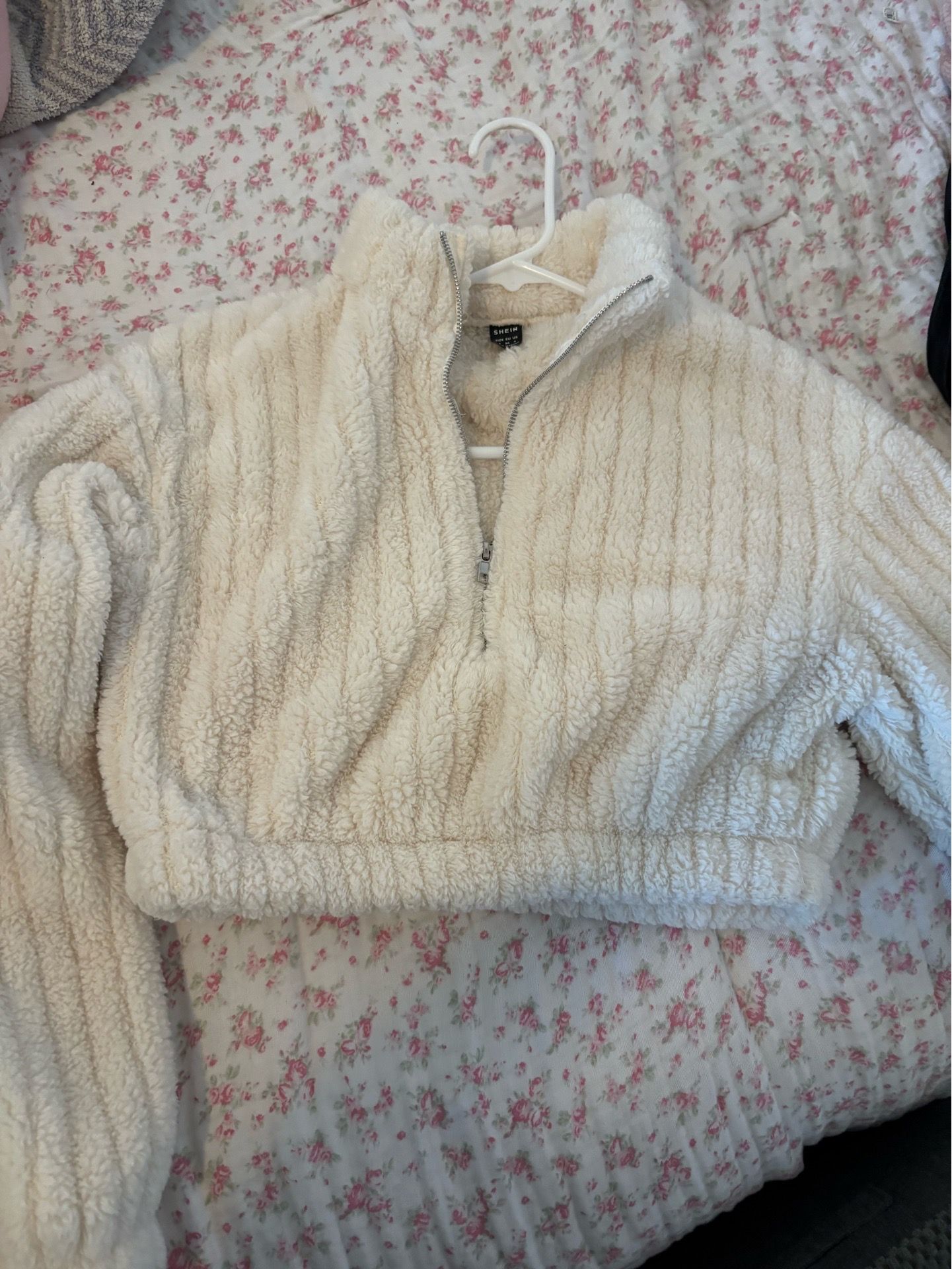Súper soft white cream sweater