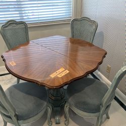 Expandable Dining Table