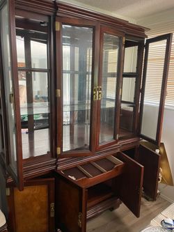 FREE!! China cabinet!!
