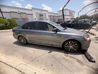 2016 Volkswagen Jetta TSI – $6,000 NEGOTIABLE
