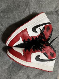 Air Jordan 1 Mid GS "Chicago Black Toe"