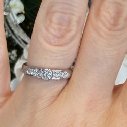 Platinum Ring With Natural Diamonds