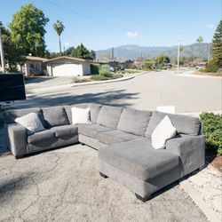 Delivery Available! Gray Sectional Couch Sofa Chaise Foot Rest Ottoman