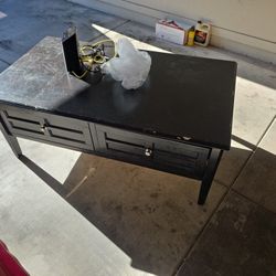 Furniture Middle Table 