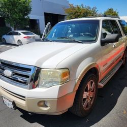Ford Expedition Eddie Bauer 4x4 | 8 Seater | Clean Title
