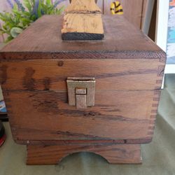 Shoe shine box
