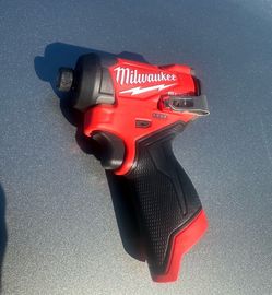 Milwaukee m12 fuel impact driver