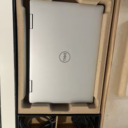 Dell Inspiron 2 In 1 (5582)