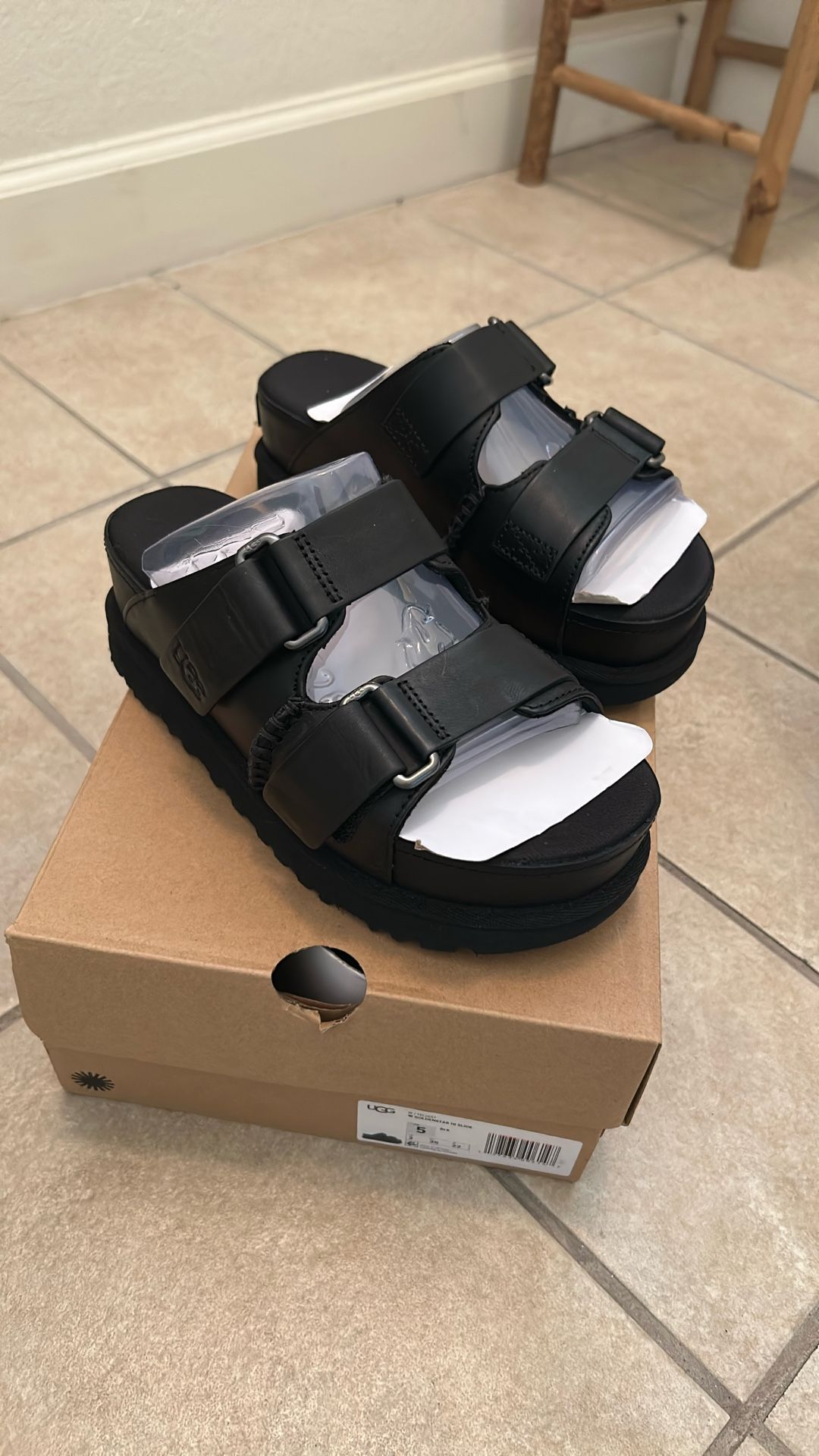 Ugg Woman Gold star Hi Slide Black