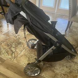 Britax B Lively Stroller With Accessories for Sale in Grant Vlkria FL OfferUp
