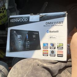 Kenwood Stereo Systrm