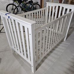 White Pottery Barn Kendall Crib