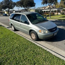 2003 Chrysler Town & Country