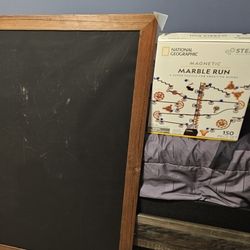 National Geographic Magnetic  Marble Maze Set W Magnetic Board