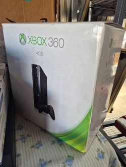 XBOX 360 4GB