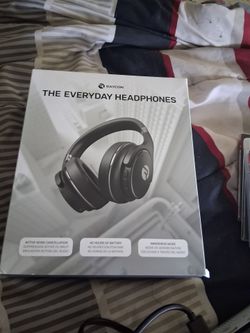 Raymond  gamer headphones