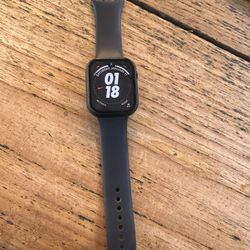 Apple Watch Series 7 45mm Aluminum Case with black band 