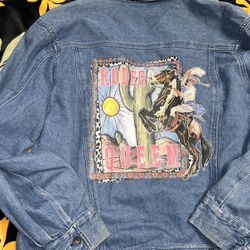 Amrav Denim Jacket Size Small More Like A Médium $25 