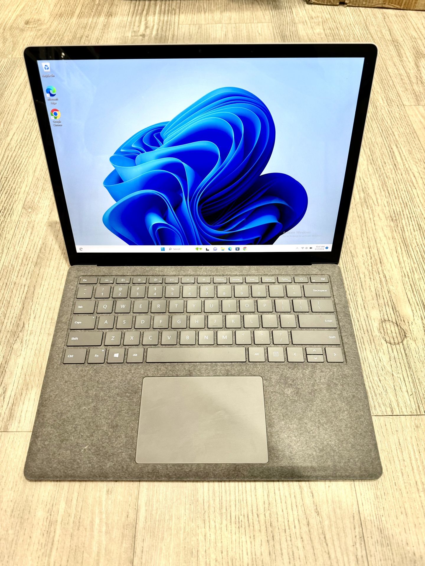Microsoft Surface Laptop 3 13-inch (i5-1035G7, 1.20GHz, 8GB, 128GB SSD)