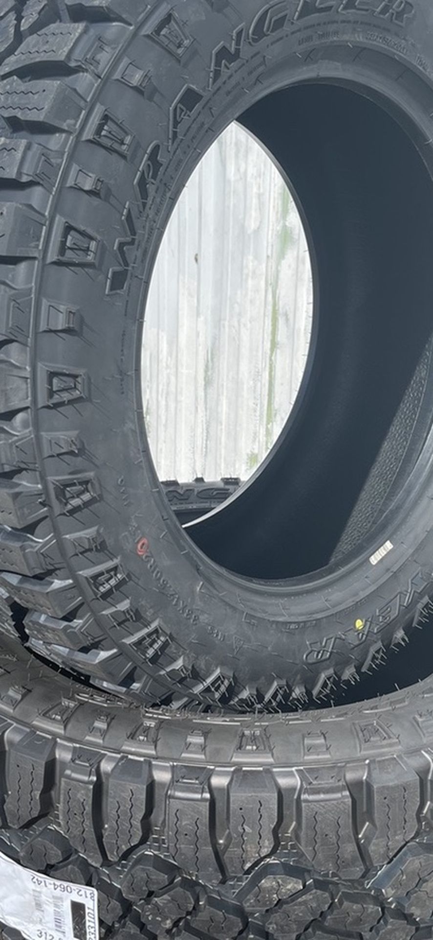 New 33x12.50r20 Goodyear Duratrac Tires 33x12.50r20LT Good Year All Terrain Tire 33x12.50x20 Llantas Nuevas Todo Terreno 33x12.50x20LT Llanta Nueva 33