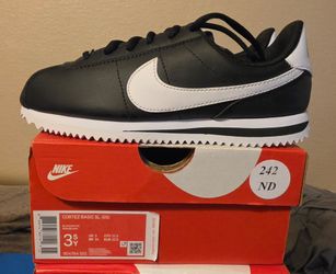 3.5Y Kids Nike Cortez
