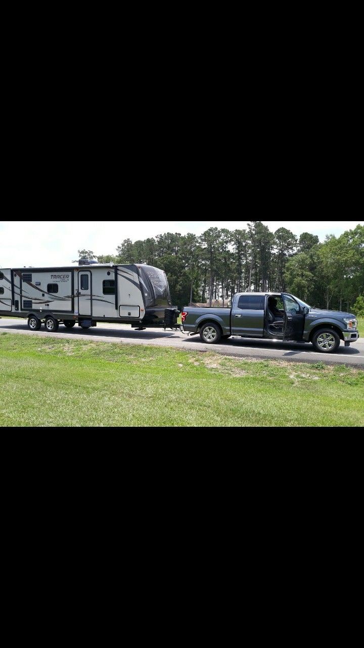 Rv trailer 2015, 29 feet with 2 slides.