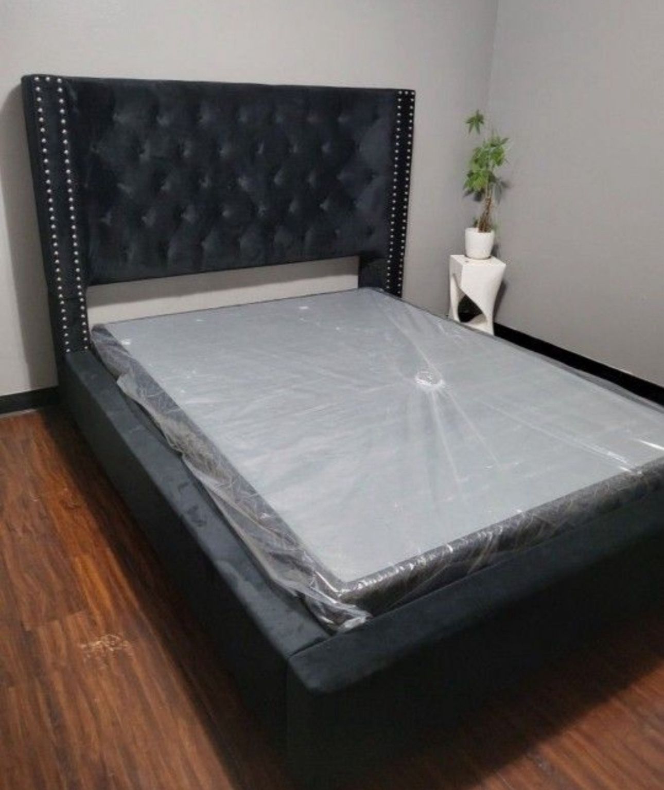 New Queen Bed Frame And Mattress