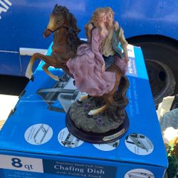 Victoria Collection Horse Statue