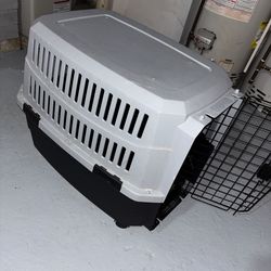 Dog/Cat Cage on 4 wheels, like new, 2ft 2inch long, 2ft1inch height, 18 inch wide $40 P/U UPPERDarby