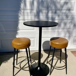 High Top Bar Table Set with Stools