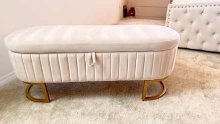 Beige side bed couch